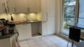 Küche mit Zugang zum Balkon
